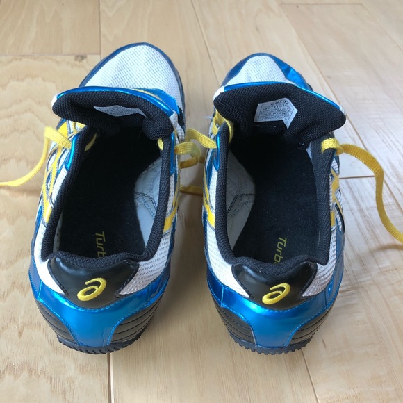 Men’s ASICS high jump spikes. - Picture 4 of 9